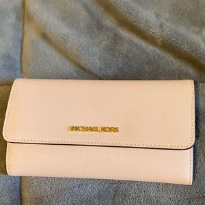 Michael Kors wallet like new